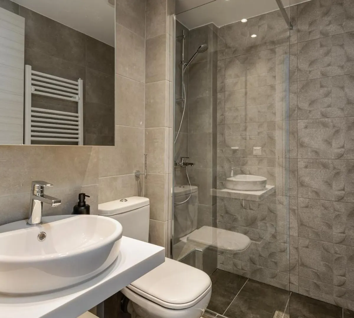 Innovative Fun Modern Apartment In Ladadika Thessaloníki 0*,  Grekland